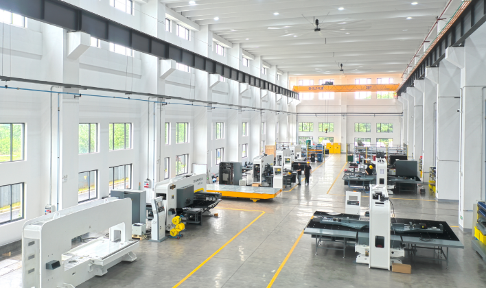 瑞鐵集團致力于推動新材料研發：柔性折彎機助力創新