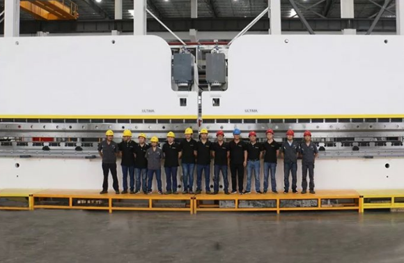 “大”有可為│瑞鐵大噸位油電混合數控折彎機