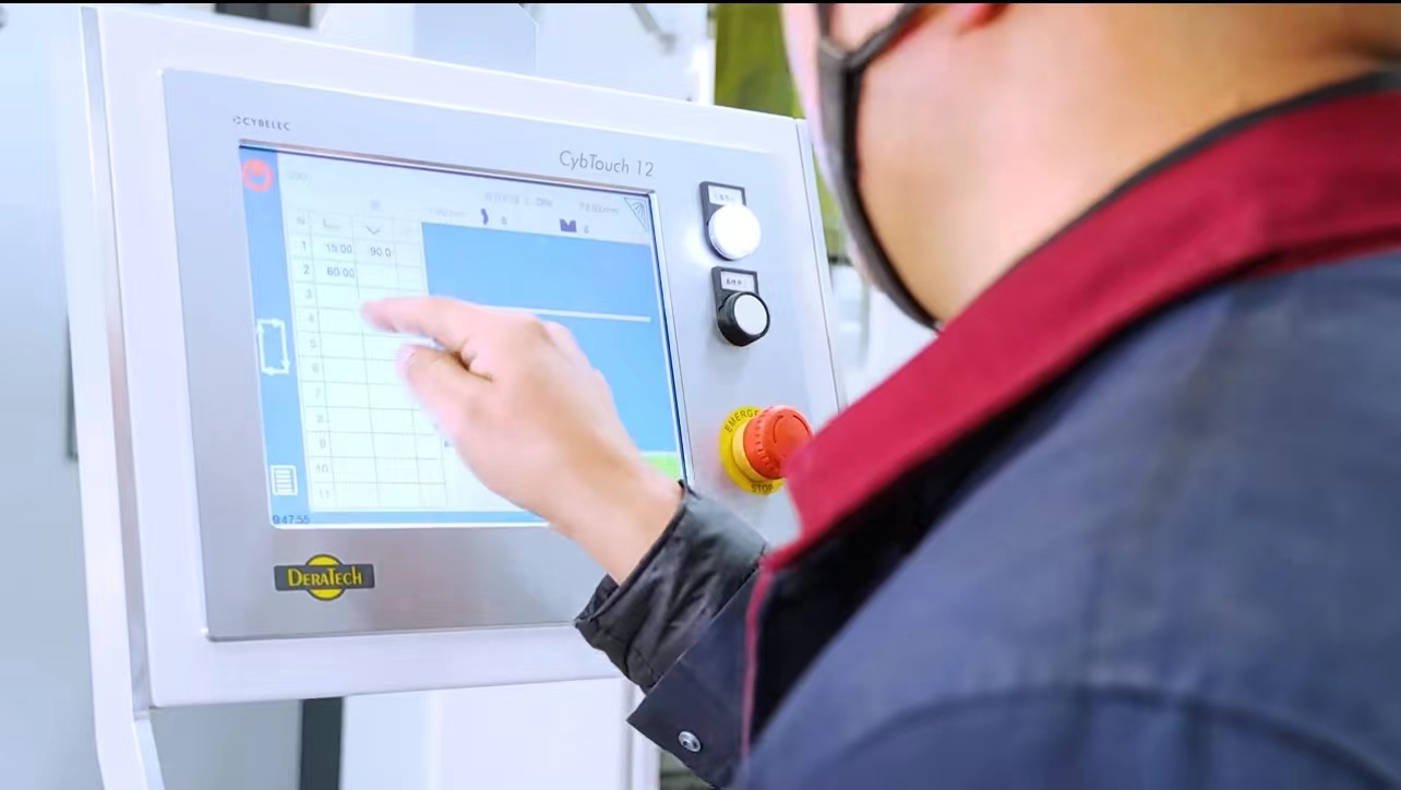 瑞士 CYBELEC CybTouch 12：創新折彎技術的先行者