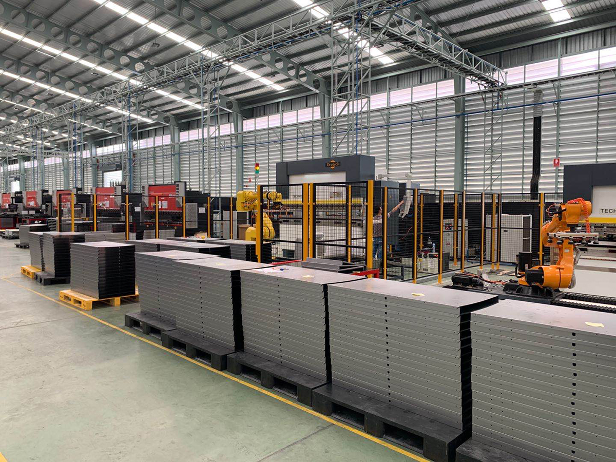 精益求精，“智”動未來︱出口泰國機器人自動化折彎單元順利通過驗收并投入使用