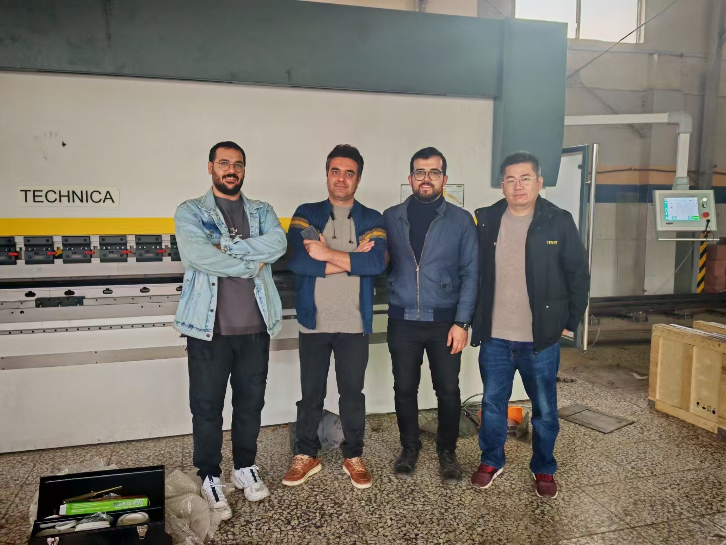 鏈接全球市場(chǎng) | 瑞鐵機(jī)床市場(chǎng)團(tuán)隊(duì)拜訪伊朗代理商